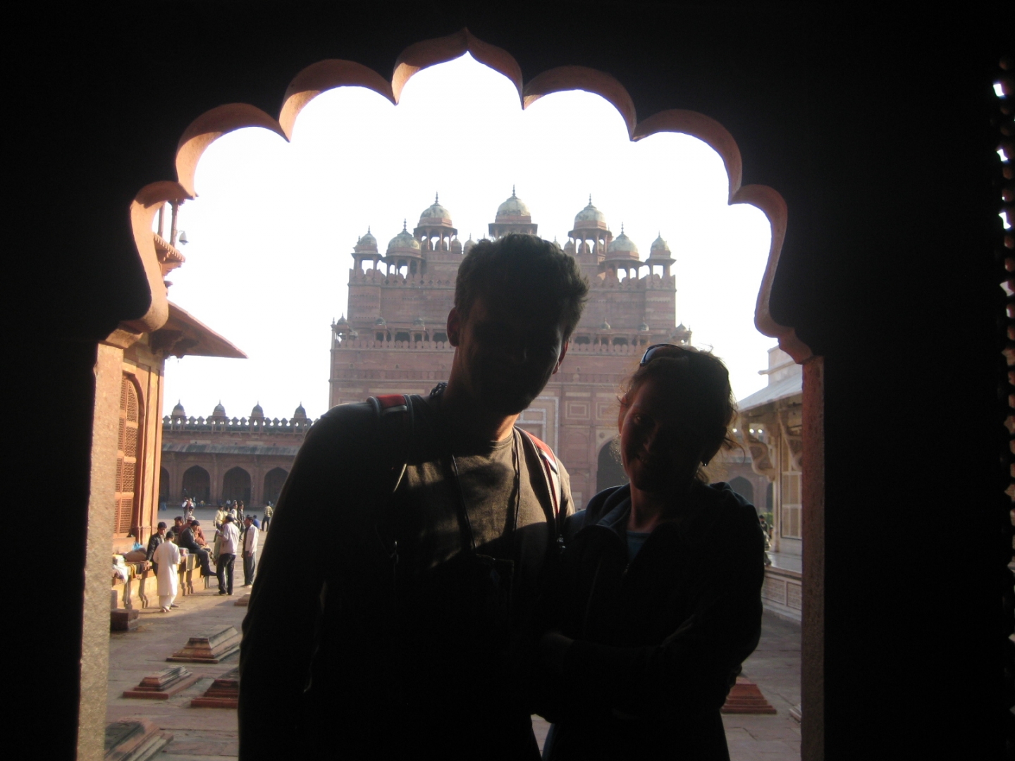 В Индии, в Красном форте вместе с супругой-пианисткой А. Л. Большовой (Агра, 2013 г.)