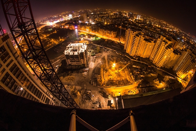 Застройщиков Московской области заставили прекращать работы по ночам