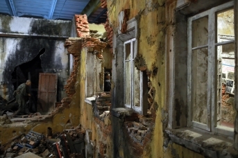 Дома после артобстрела