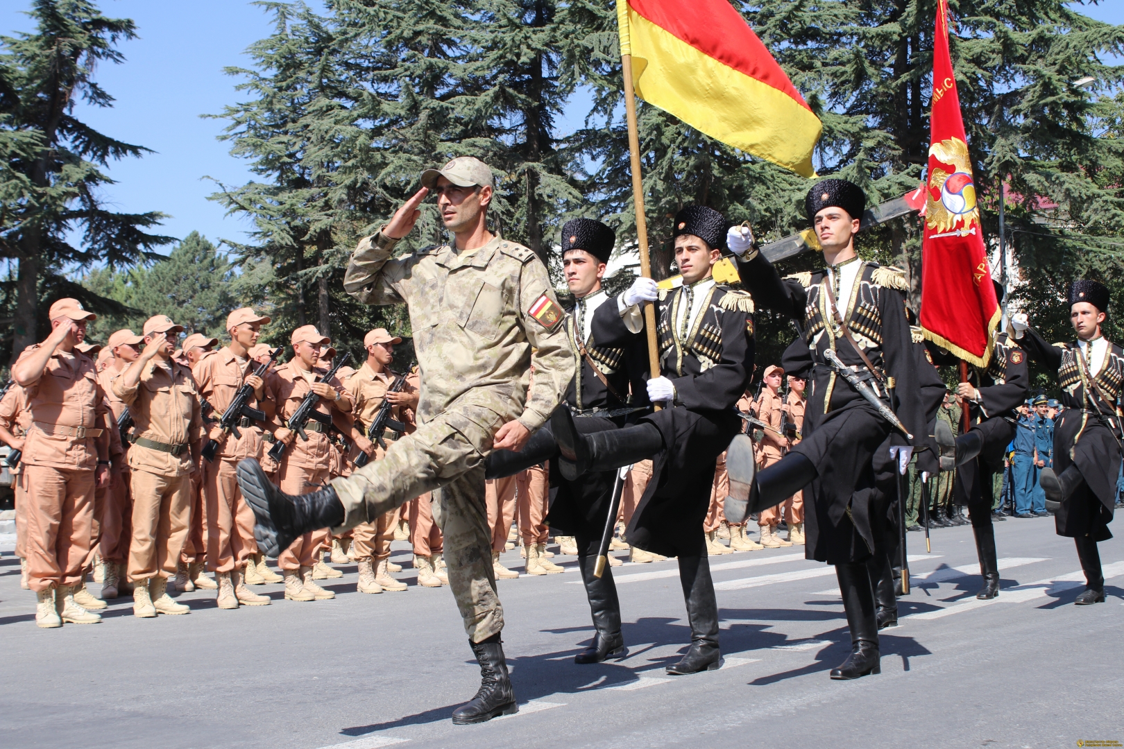 Войска южной осетии. Республика Южная Осетия Цхинвал. Южная Осетия парад 2023. Армия Южной Осетии. Парад в Цхинвале 2020.