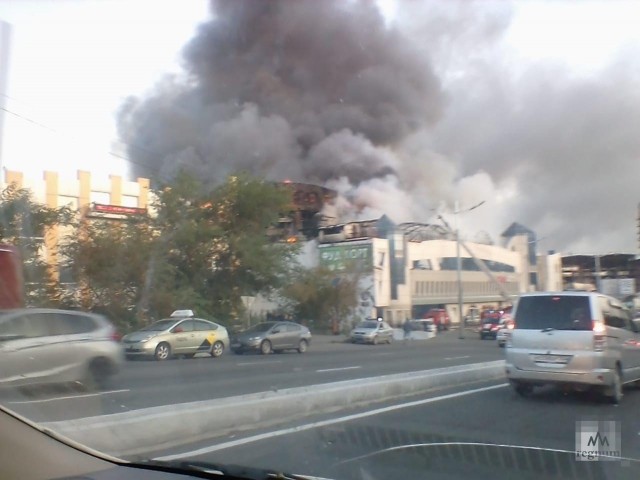 Пожар в торговом центре «Максим» во Владивостоке