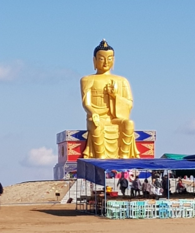 Открытие статуи Будды Майтреи 