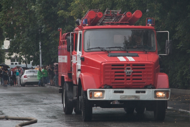 Административное здание загорелось в центре Великого Новгорода