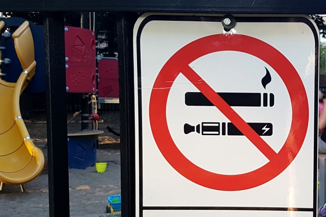 МЧС: на балконах курить не запрещено, но о безопасности помнить необходимо