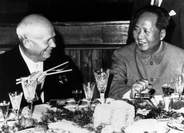 Никита Хрущев и Мао Цзэдун. 1959
