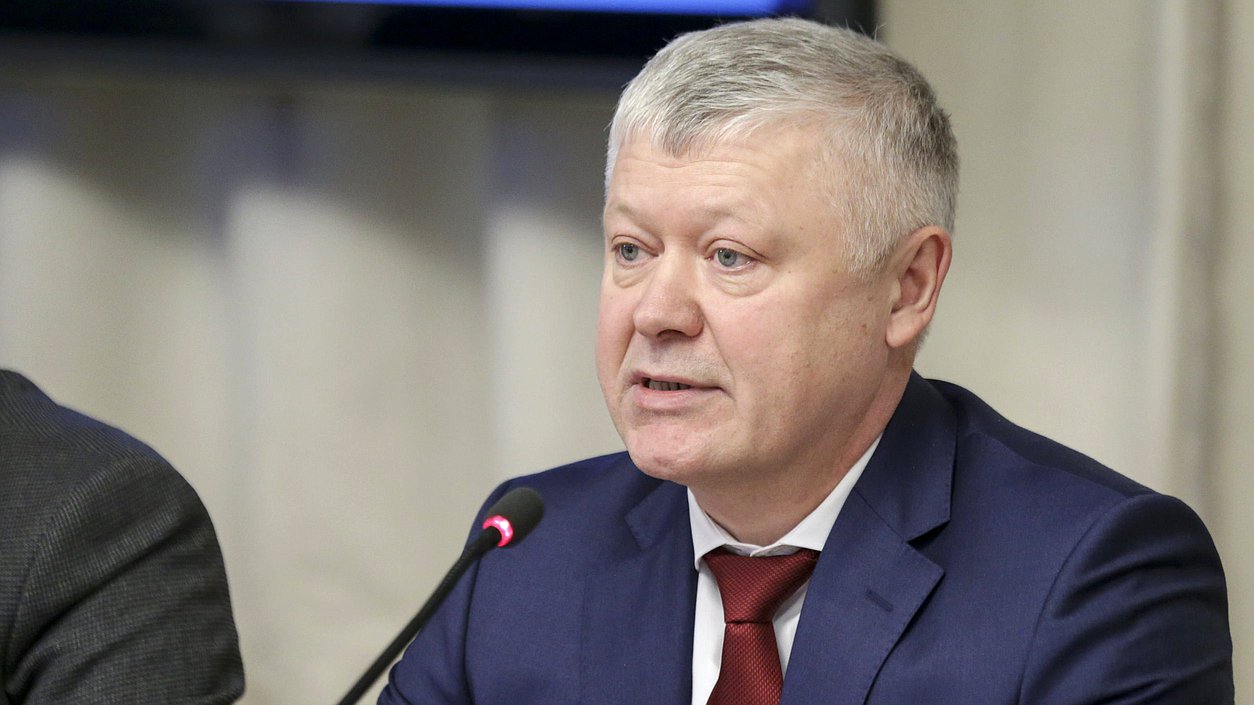 Пискарёв: запрет на выезд чиновников и депутатов за рубеж рассмотрят в Госдуме