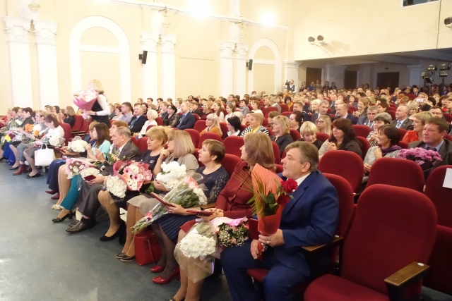 Заслуженными работниками образования Омской области стали 14 педагогов