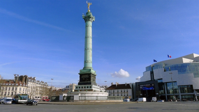 Июльская колонна на Площади Бастилии