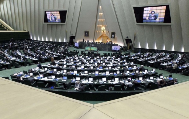 Парламент Ирана принял 4 антиамериканские инициативы