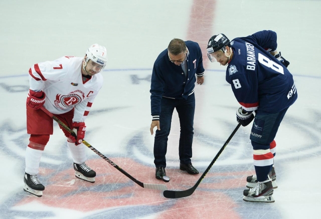 Глава Международной федерации хоккея посетил игру «Торпедо» и «Витязя»
