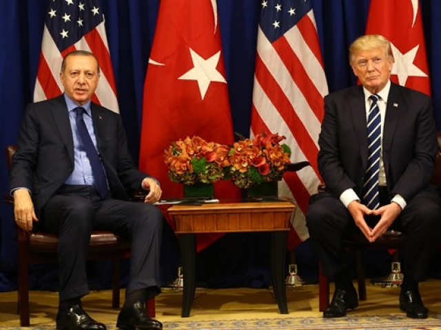 Трамп предложил себя на роль посредника между Турцией и сирийскими курдами