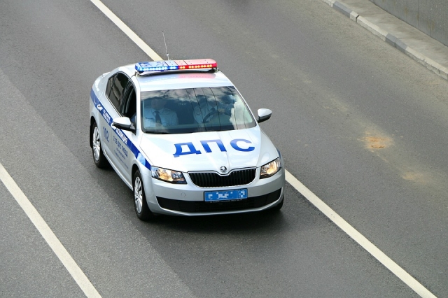 Полицейский автомобиль 
