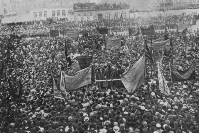 Митинг горожан и частей Красной Армии в Баку. 1920