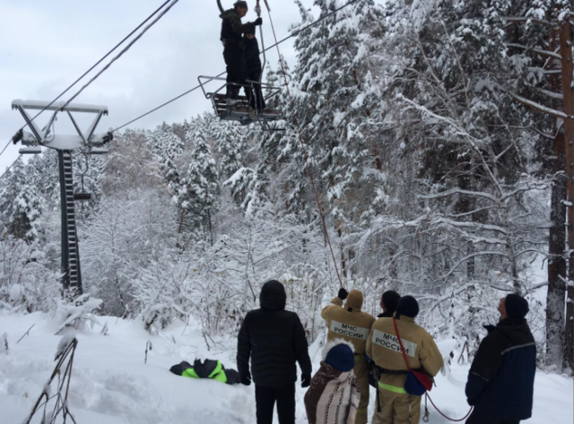 Канатная западня в Белокурихе: 7 человек более 1,5 часов провели на морозе