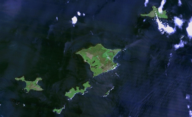 Острова архипелага Хабомаи, вид из космоса