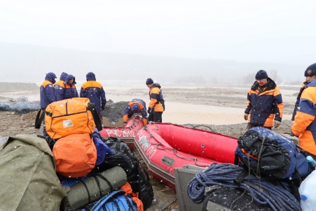 Поисково-спасательная операция в районе прорыва дамбы 