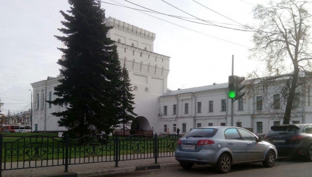 Власти Ярославля объяснили, почему не прекратили аренду площади Волкова