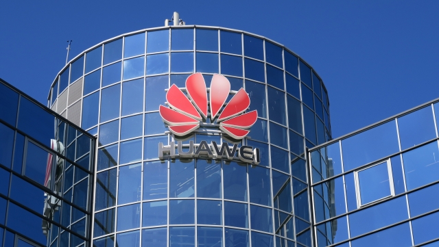 Huawei потратит более $10 млн на развитие мобильных приложений для России