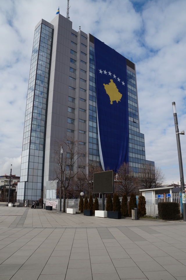 Демократическая лига Косово ведет борьбу за лидерство с Самоопределением