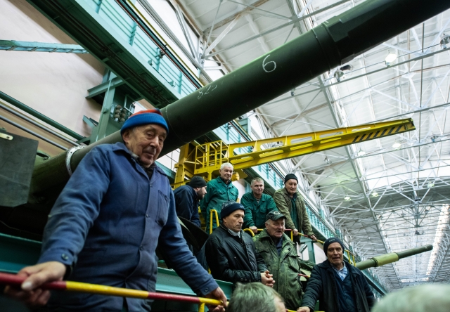 Зеленский шокирован результатами работы танкового завода в Харькове
