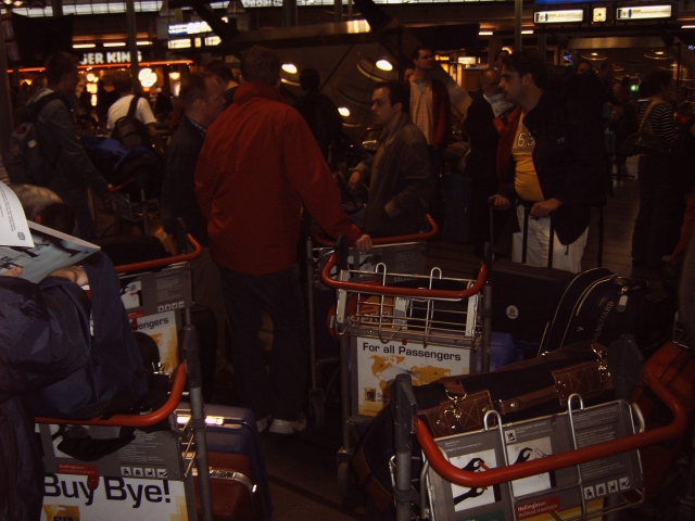 В аэропорту «Схипхол» в Амстердаме объявлен режим чрезвычайной ситуации
