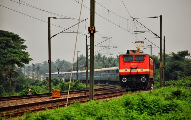Власти Индии: с 11 ноября в Кашмире восстановят железнодорожное сообщение