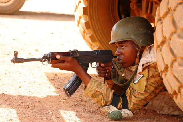 Солдат армии Буркина Фасо