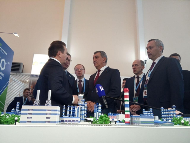 Сибирских губернаторов заметили на российско-казахстанском форуме в Омске