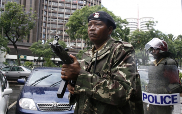 Около 50% жителей Кении сталкивались со «злоупотреблениями полиции» — СМИ