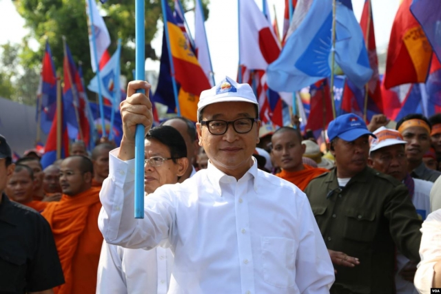 Лидер камбоджийской оппозиции передумал возвращаться на родину