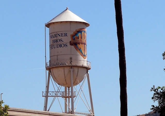Студию Warner Brothers эвакуировали в связи с пожарами в Калифорнии