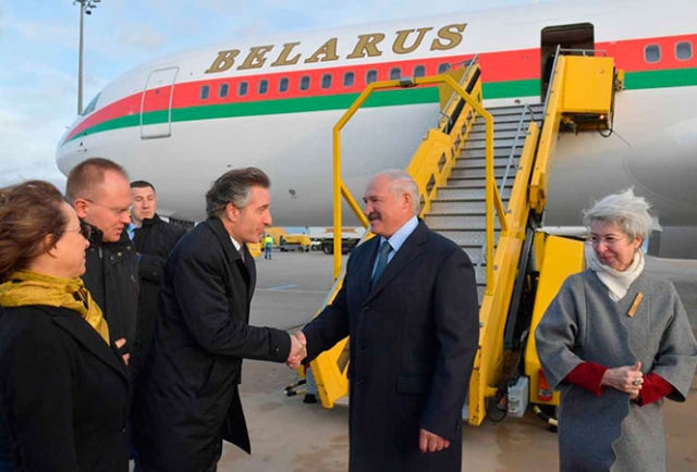 Александр Лукашенко во время визита в Австрию 