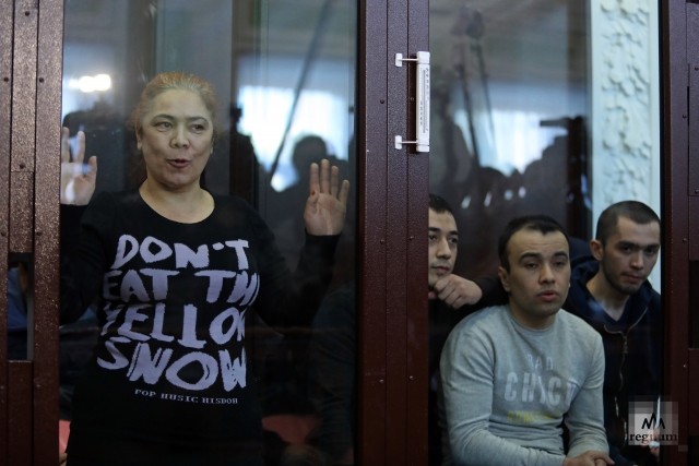 Суд по делу о взрыве в метро Петербурга отложен из-за истерики подсудимой