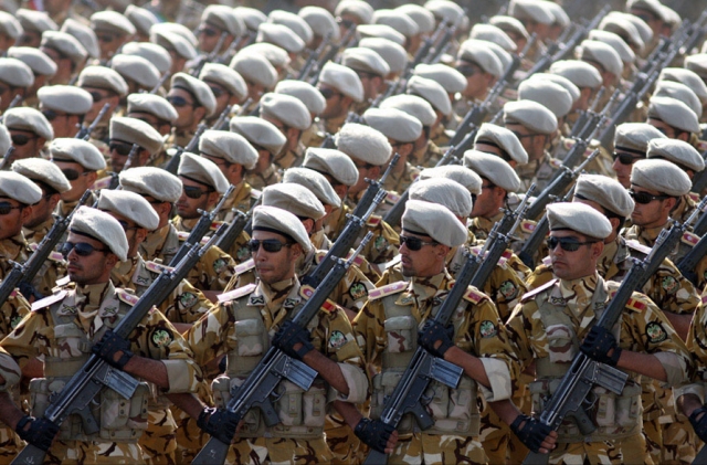 Иранские солдаты 