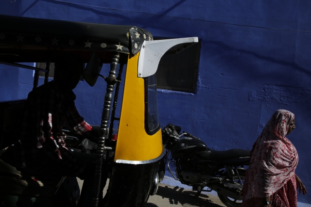 Для тех, кто не имеет своего транспорта, существует альтернатива в виде рикш разных мастей — вело и авто