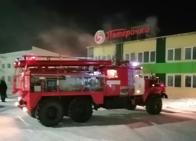 На Ямале ночью горел супермаркет