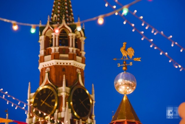 У стен Кремля в Москве открылась новогодняя ярмарка