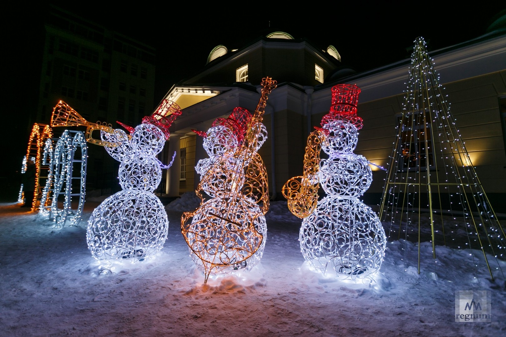 Снеговики музыканты светодиодные фигуры