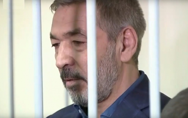 Бывший премьер Дагестана Абдусамад Гамидов в здании суда 