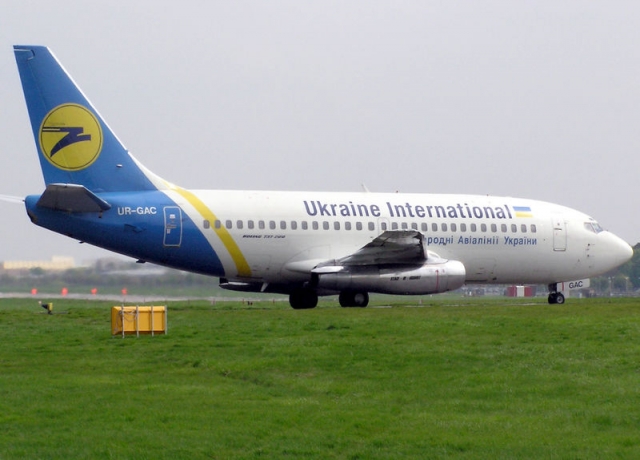 Самолёт Boeing-737 авиакомпании «Международные авиалинии Украины»