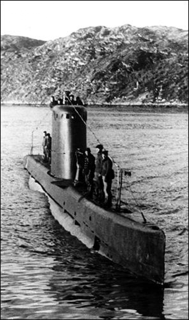 Подводная лодка М-172 возвращается в базу. Лето 1941 года