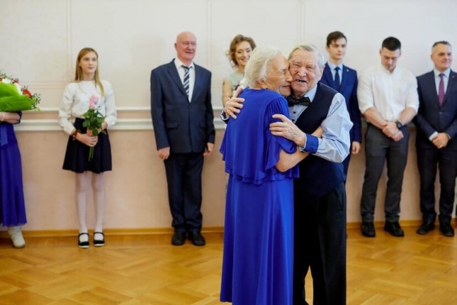 Семья Юрьевых из Томска отметила 70 лет со дня свадьбы 