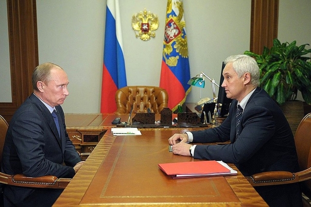 Владимир Путин и Андрей Белоусов в должности министра экономического развития. 2012 год