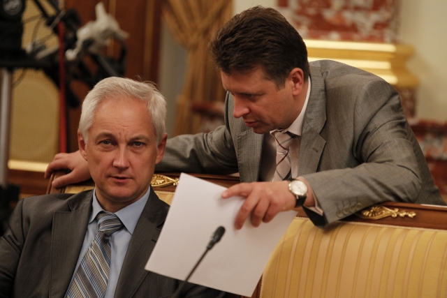 Министр экономического развития Андрей Белоусов и министр транспорта Максим Соколов. 2012 год