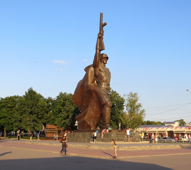 Памятник воину-освободителю. Харьков