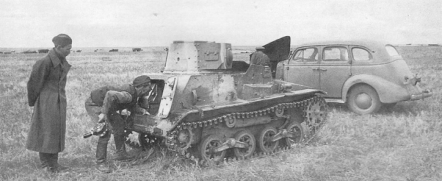 Подбитая японская танкетка. Халхин-Гол. 1939
