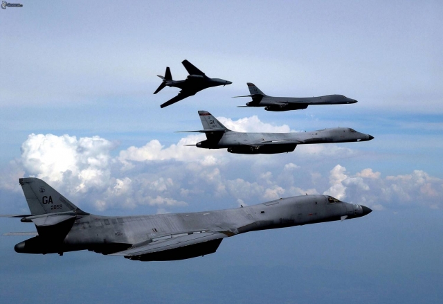 Бомбардировщики Rockwell B-1 ВВС США 