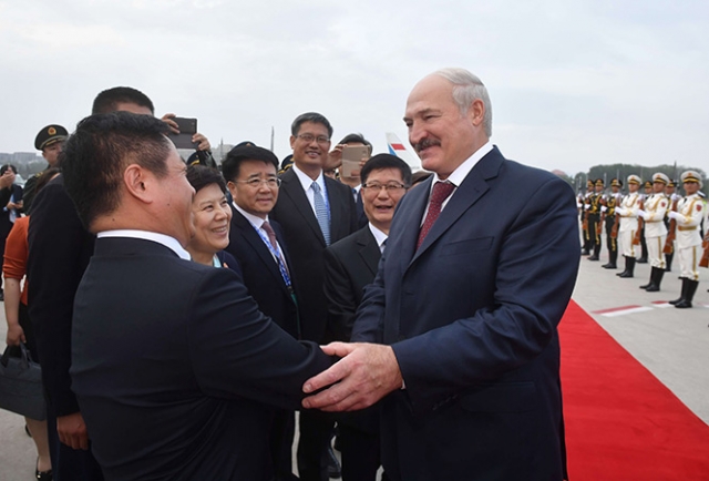 Александр Лукашенко во время визита в Китай 