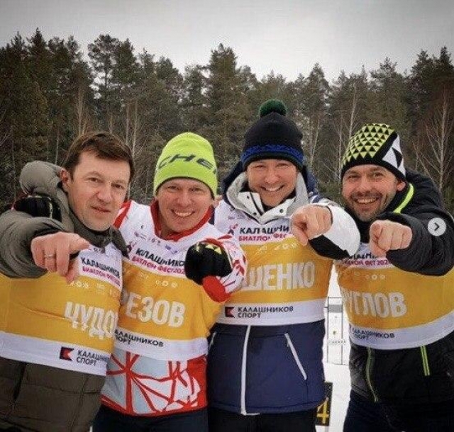 В гонке «Калашников биатлон фест» приняли участие звёзды российского спорта