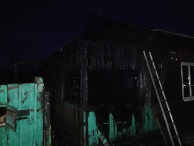 На пожаре, произошедшем сегодня утром в поселке Усть-Уда Иркутской области, погибли семь человек
